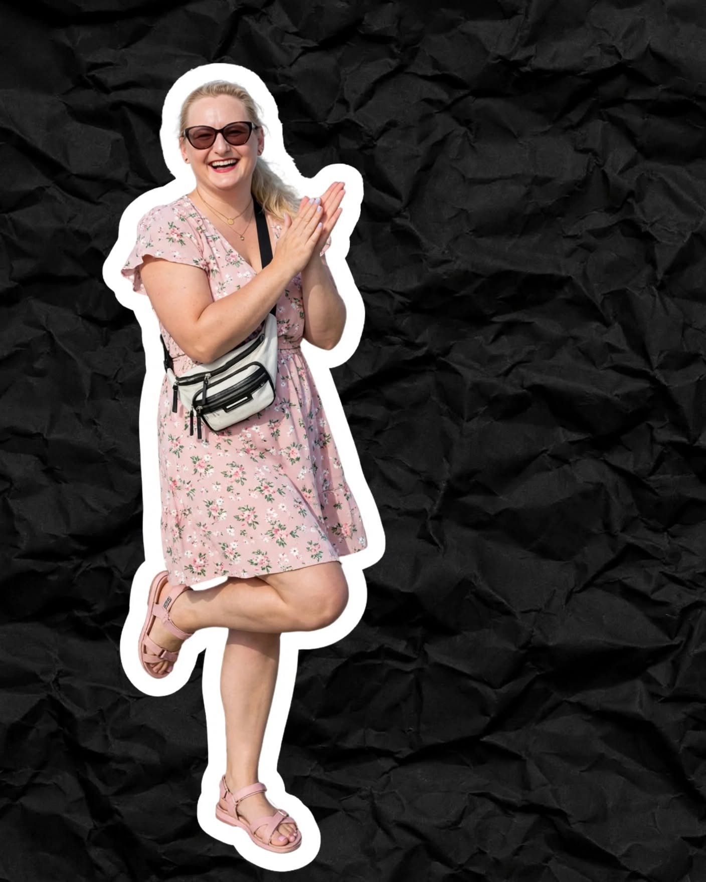 Tu Profe Barbie śmieje się w różowej sukience